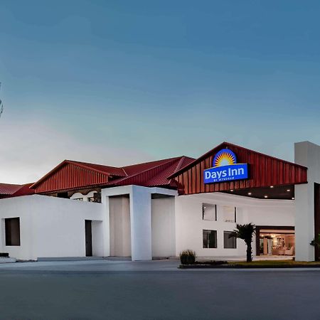 Days Inn By Wyndham Пьедрас-Неграс Экстерьер фото