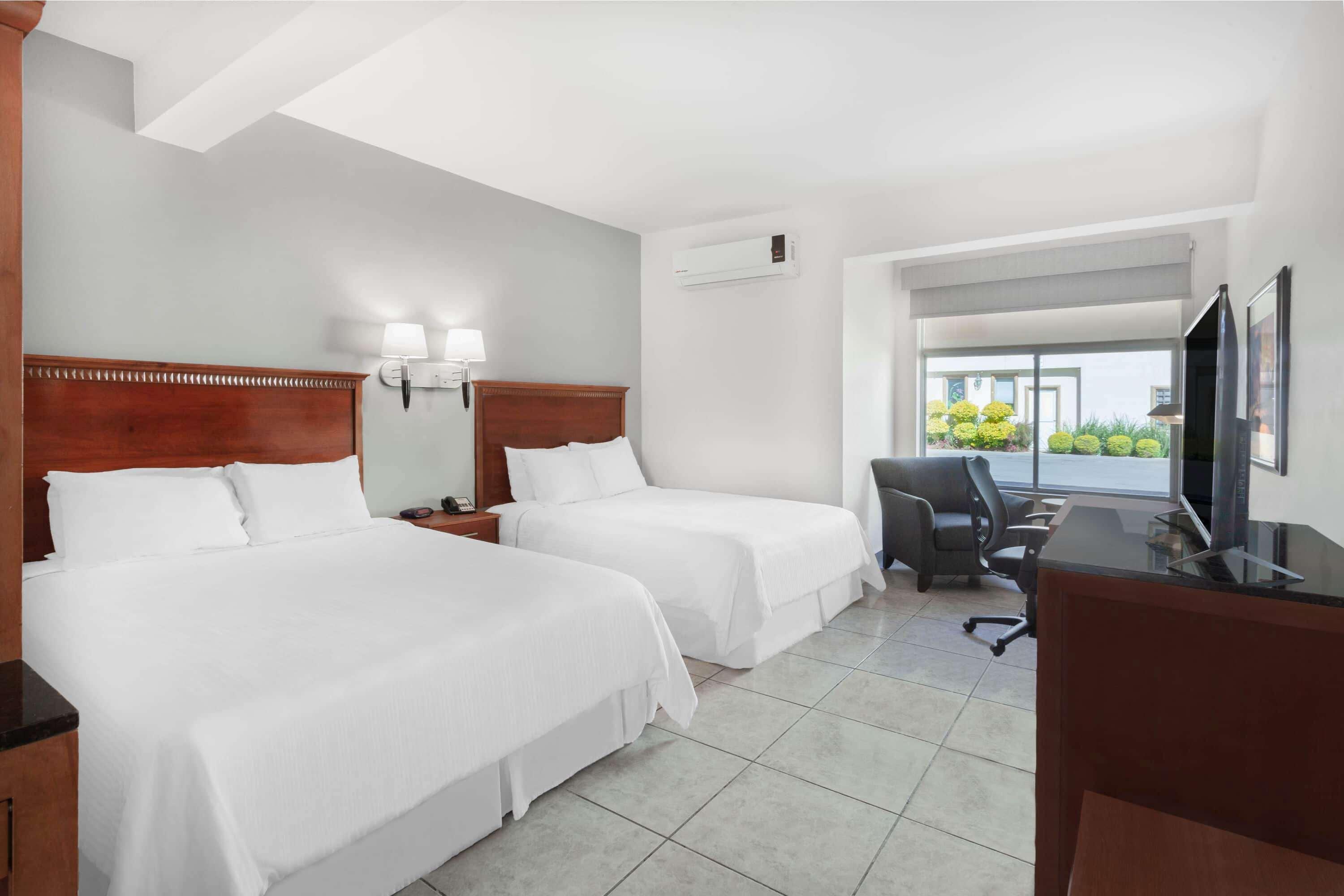 Days Inn By Wyndham Пьедрас-Неграс Экстерьер фото